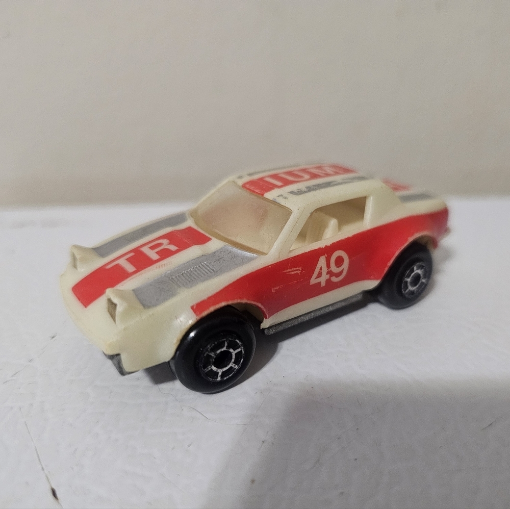 Matchbox Glo Racers - Triumph TR7 Die-Cast Car